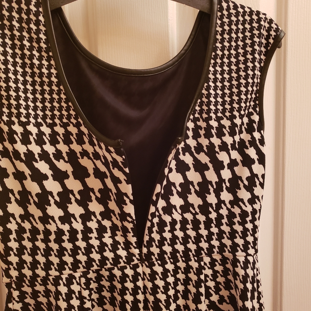 NWOT Tiana dress. - Picture 5 of 6